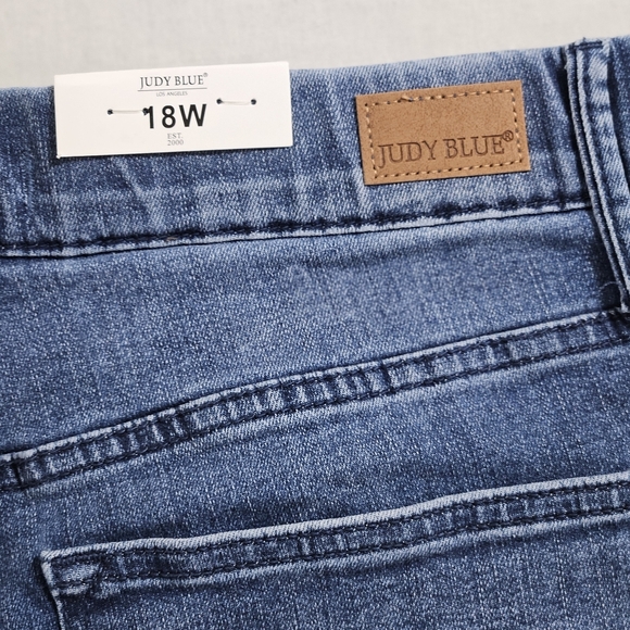 JUDY BLUE NWT Womens High Rise Pull On Skinny Capri Cropped Pant Medium Wash 18W - Picture 13 of 14